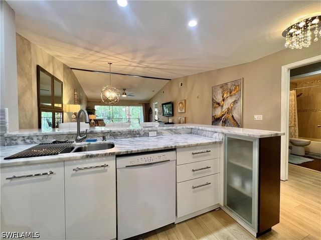 1120 Sarah Jean CIR B205, Naples, FL 34110