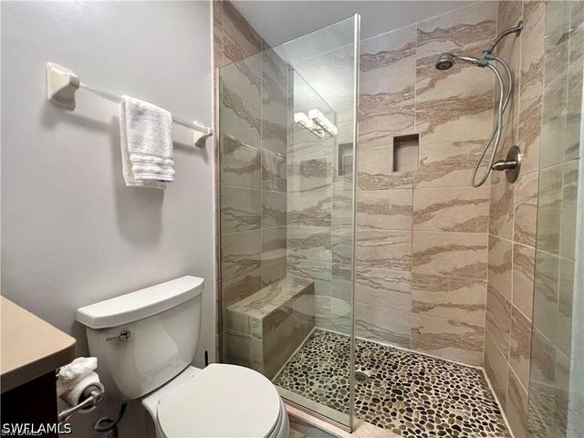 1120 Sarah Jean CIR B205, Naples, FL 34110