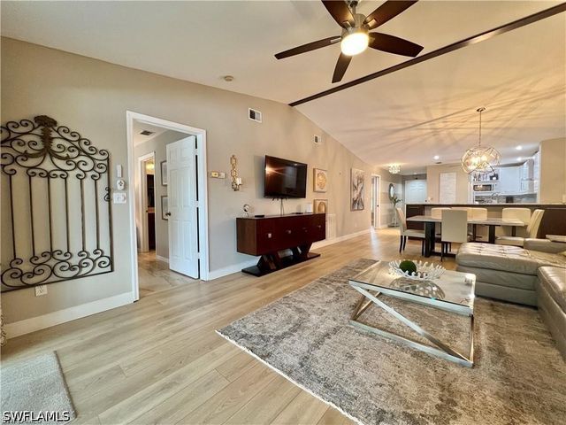 1120 Sarah Jean CIR B205, Naples, FL 34110