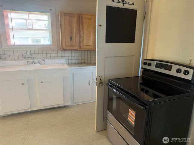 3101 Sumner Avenue, Hoquiam, WA 98550