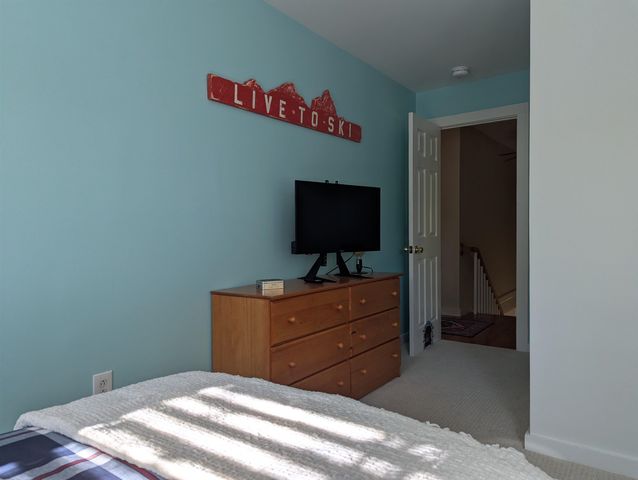 3996 Route 30, Jamaica, VT 05343