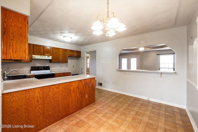 317 Centerview Dr, Shepherdsville, KY 40165