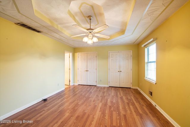 317 Centerview Dr, Shepherdsville, KY 40165