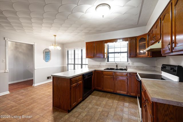 317 Centerview Dr, Shepherdsville, KY 40165