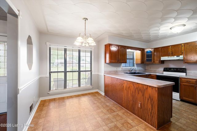 317 Centerview Dr, Shepherdsville, KY 40165