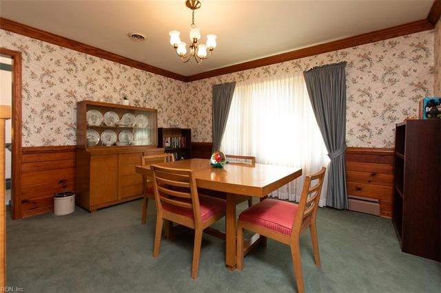 17 Walnut GRV, Newport News, VA 23606