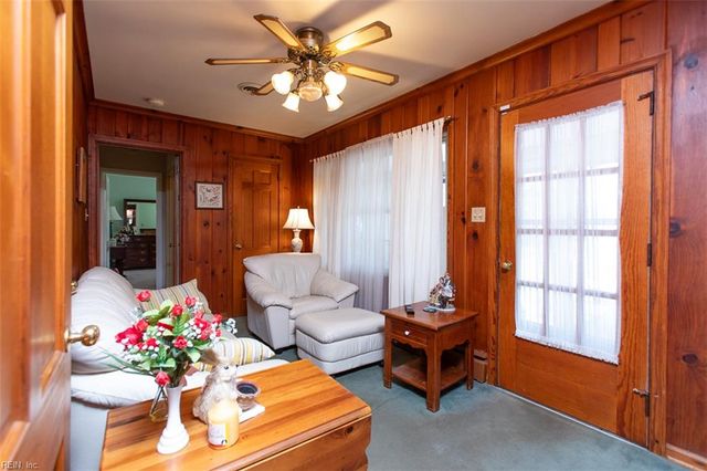 17 Walnut GRV, Newport News, VA 23606