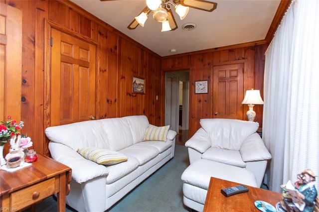 17 Walnut GRV, Newport News, VA 23606