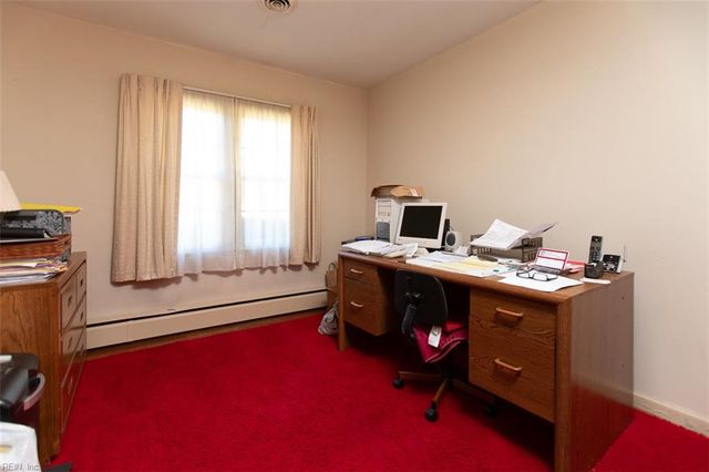 17 Walnut GRV, Newport News, VA 23606