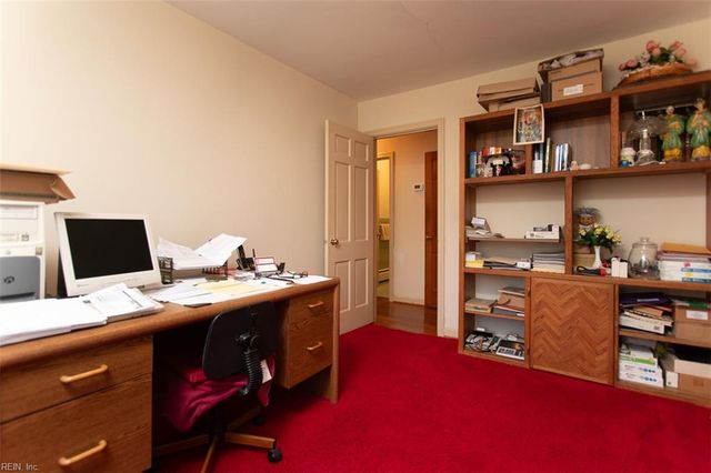 17 Walnut GRV, Newport News, VA 23606