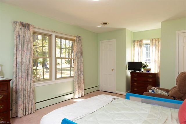 17 Walnut GRV, Newport News, VA 23606