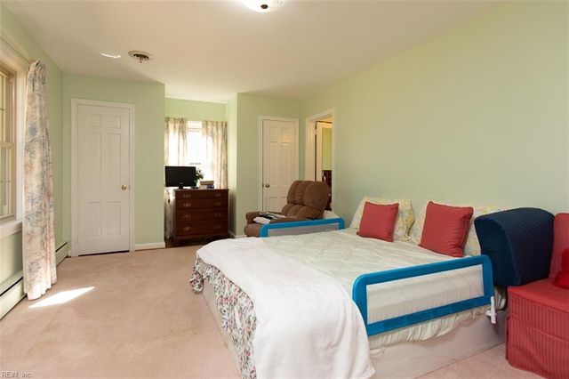 17 Walnut GRV, Newport News, VA 23606