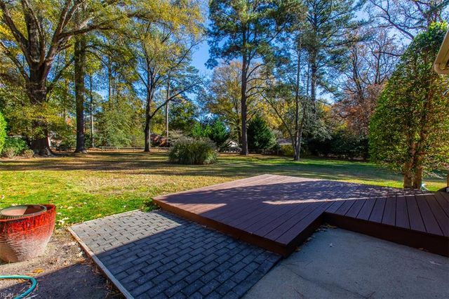 17 Walnut GRV, Newport News, VA 23606