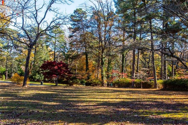 17 Walnut GRV, Newport News, VA 23606