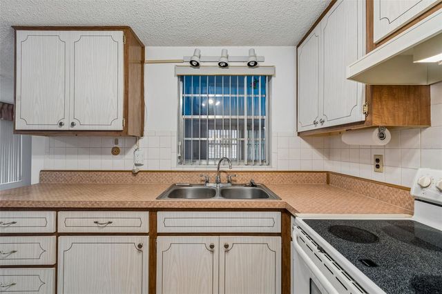 7520 BOUGENVILLE DRIVE, Port Richey, FL 34668