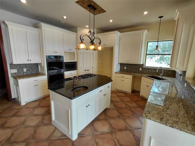 19615 Sportsman Road, Edmond, OK 73012