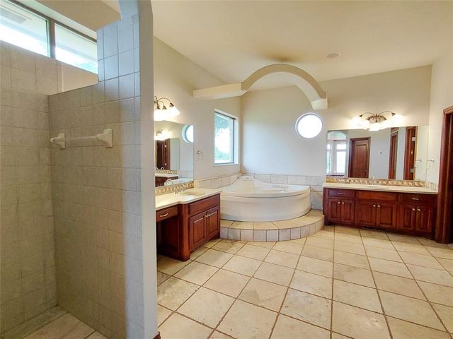 19615 Sportsman Road, Edmond, OK 73012