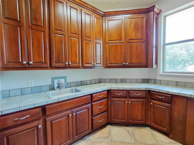 19615 Sportsman Road, Edmond, OK 73012