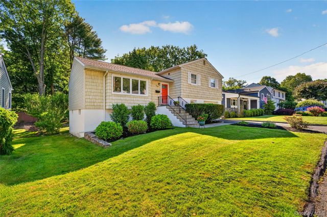 140 Saxon Drive, Mamaroneck, NY 10543