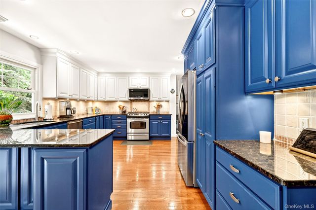 140 Saxon Drive, Mamaroneck, NY 10543