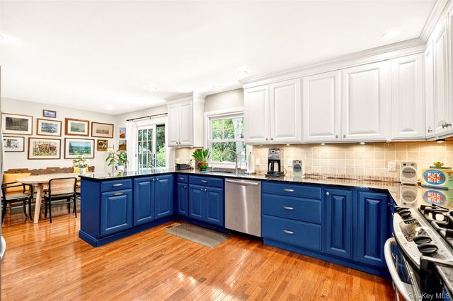 140 Saxon Drive, Mamaroneck, NY 10543