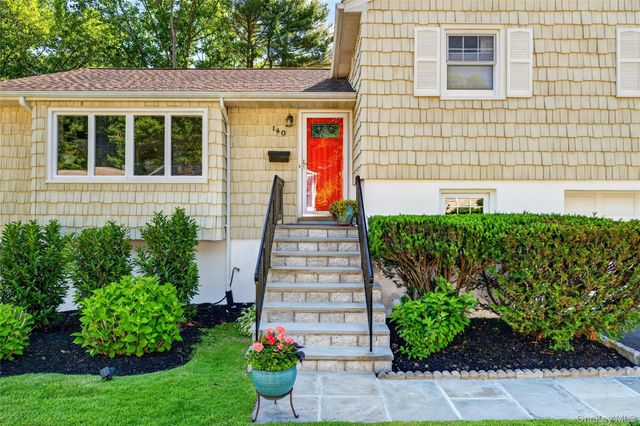 140 Saxon Drive, Mamaroneck, NY 10543