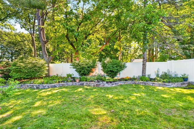 140 Saxon Drive, Mamaroneck, NY 10543