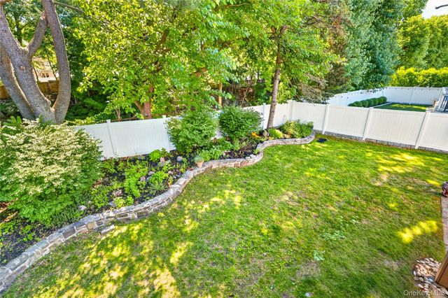 140 Saxon Drive, Mamaroneck, NY 10543