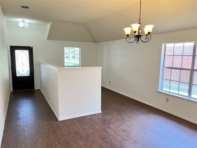 9005 Marthas DR, Austin, TX 78717