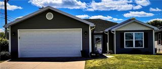 703 Oak Tree Lane, Belpre, OH 45714