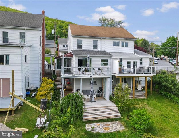 413 SOUTH AVE, Jim Thorpe, PA 18229