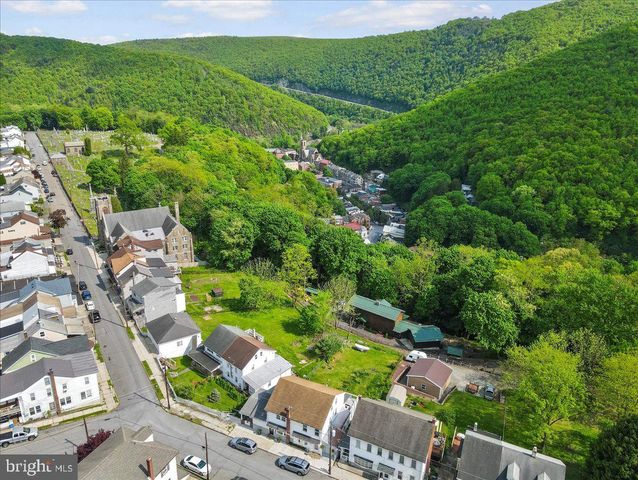 413 SOUTH AVE, Jim Thorpe, PA 18229