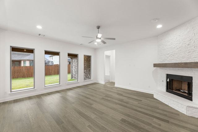 217 Silo Drive, Midlothian, TX 76065