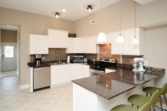 2703 McNair Avenue, St Louis, MO 63118