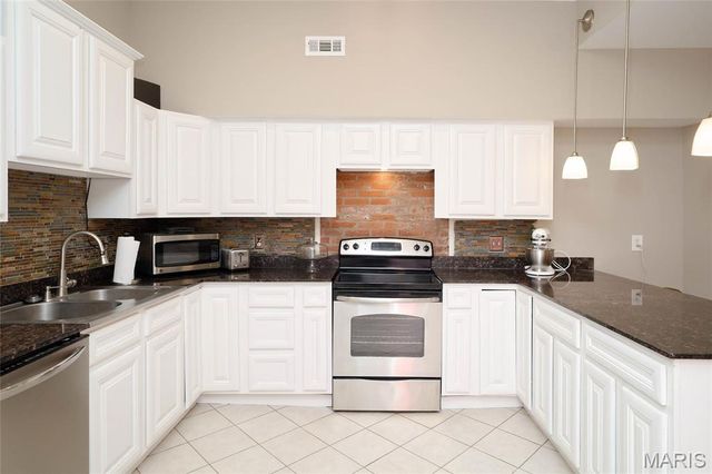 2703 McNair Avenue, St Louis, MO 63118