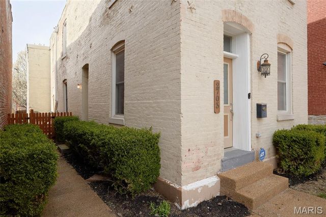 2703 McNair Avenue, St Louis, MO 63118