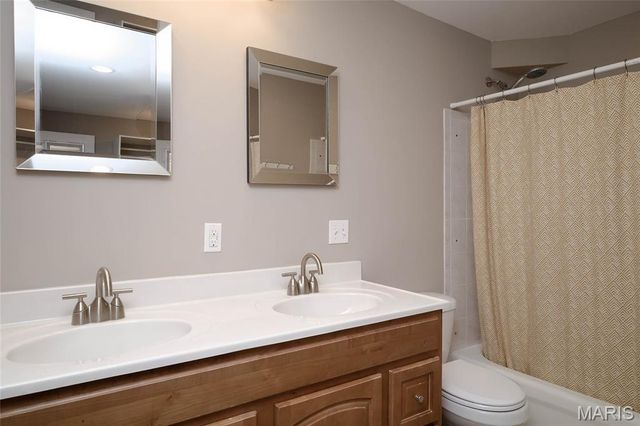 2703 McNair Avenue, St Louis, MO 63118