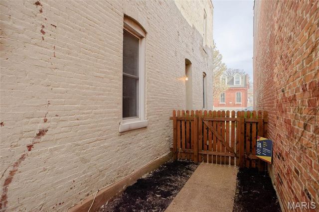 2703 McNair Avenue, St Louis, MO 63118