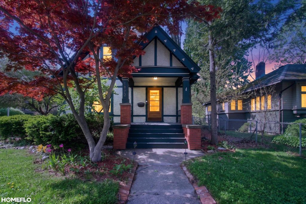 1872 Mckinley Avenue, Bay City, MI 48708