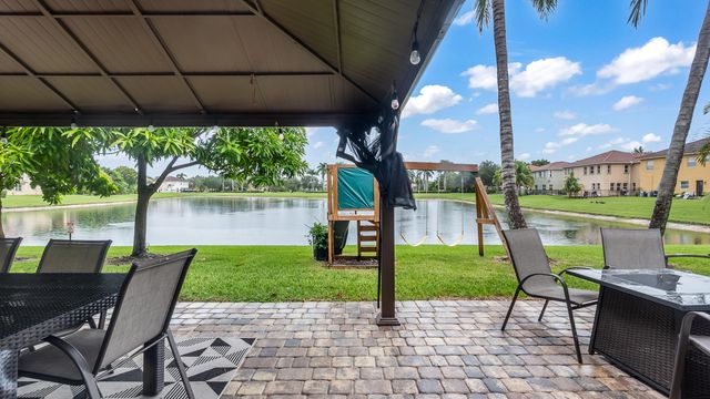 556 Cresta Circle, West Palm Beach, FL 33413