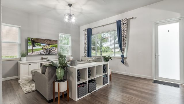 556 Cresta Circle, West Palm Beach, FL 33413