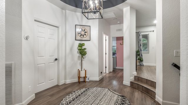 556 Cresta Circle, West Palm Beach, FL 33413