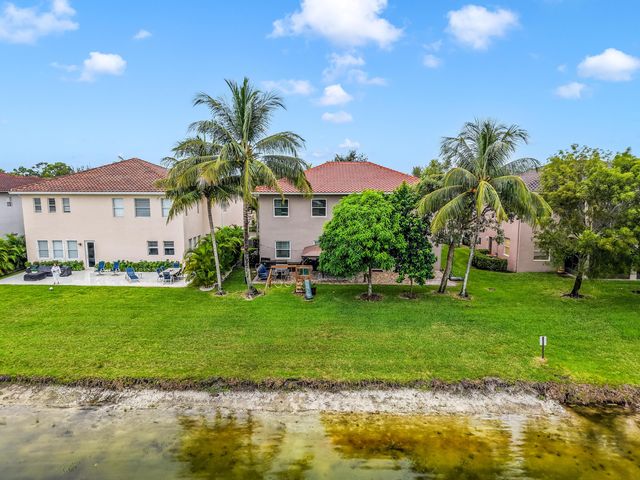 556 Cresta Circle, West Palm Beach, FL 33413