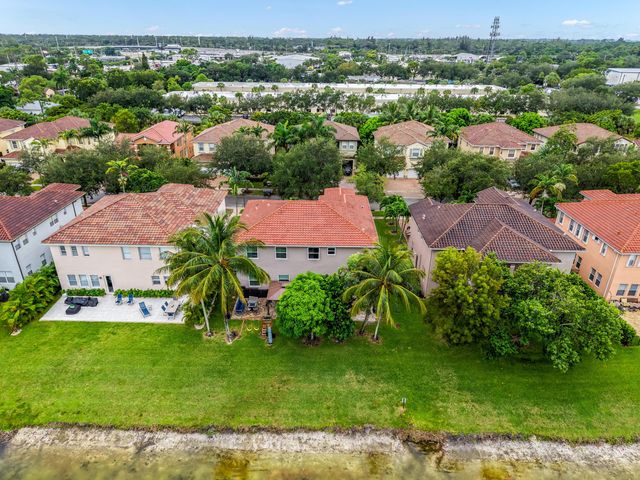 556 Cresta Circle, West Palm Beach, FL 33413