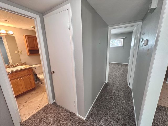 601 W 11th ST 215, Austin, TX 78701