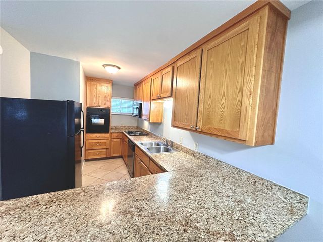 601 W 11th ST 215, Austin, TX 78701