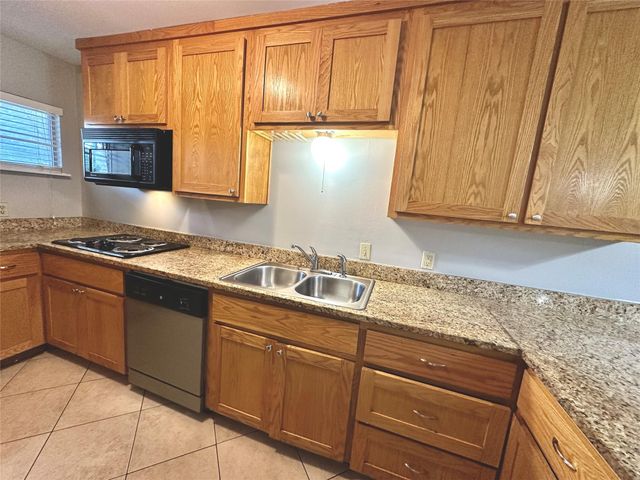 601 W 11th ST 215, Austin, TX 78701