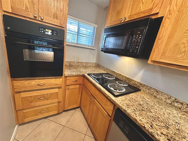 601 W 11th ST 215, Austin, TX 78701
