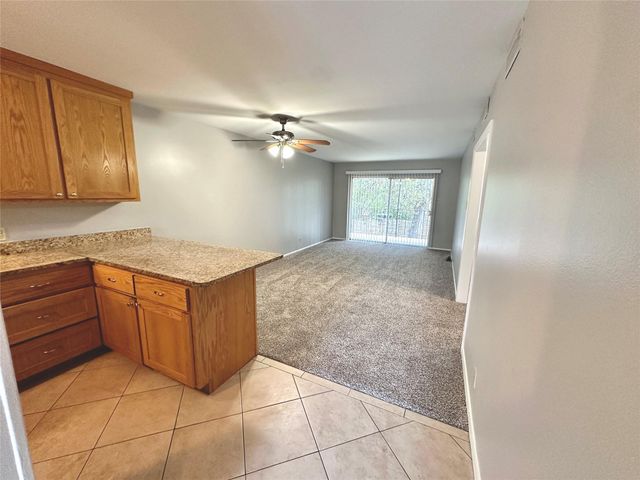 601 W 11th ST 215, Austin, TX 78701