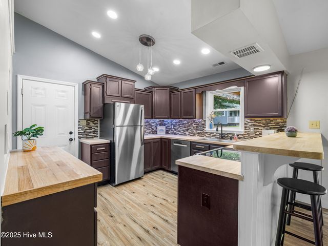 249 S Creek Drive, Jacksonville, NC 28540